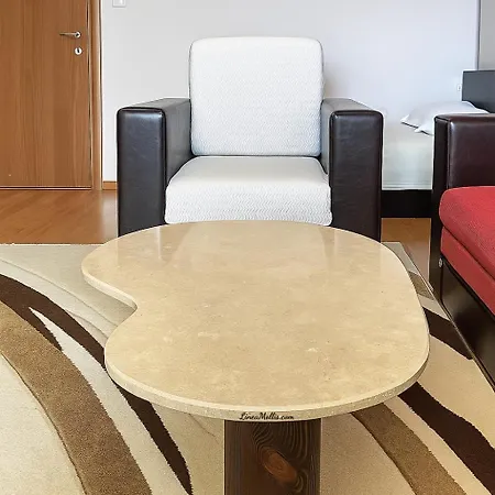 Avis Hotel 3*
